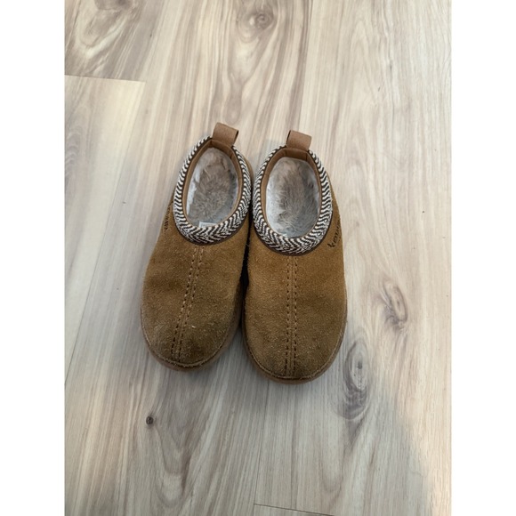 Koolaburra By Ugg Other - Koolaburra by UGG Girls Size 12 slipper chestnut suede embroidered braided